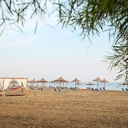 Island Hotel 3*