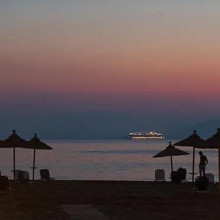 Hotell Island 3*