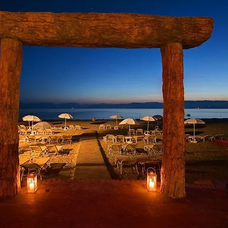 Island Hotel 3*