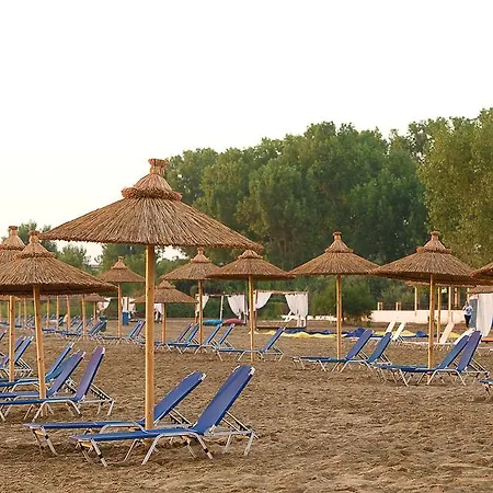 Island Hotel 3*