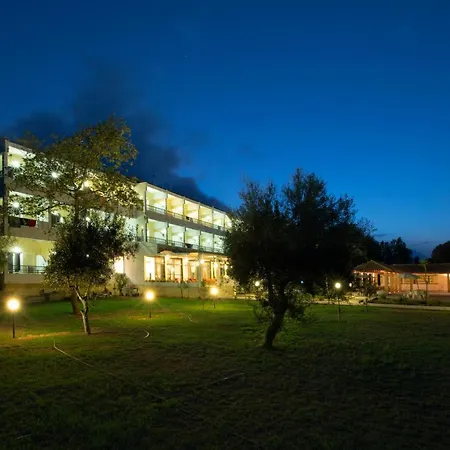 Island Hotel 3*